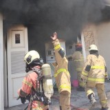 Ruko Dua Lantai di Surabaya Terbakar, Korsleting Diduga Jadi Penyebab