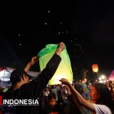 Lepas 1.000 Lampion, Kaliploso Hartimoon Carnival Banyuwangi 2025 Berlangsung Meriah