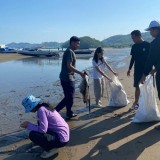 Jaga Kualitas Destinasi, BPOLBF Wujudkan Sustainable Tourism dengan Aksi Bersih Pantai