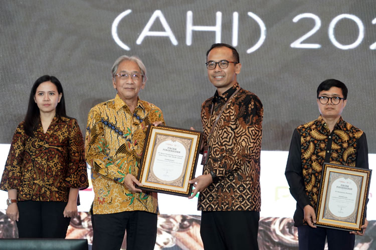 Konsisten Tingkatkan Reputasi, Bank Jatim Raih Anugerah Humas Indonesia 2025