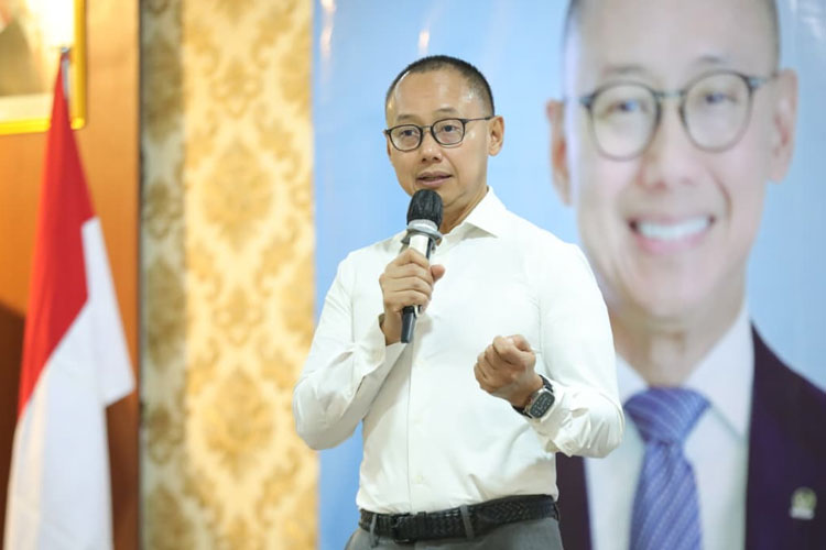 Wakil Ketua MPR RI dari Fraksi PAN, Eddy Soeparno, saat agenda MPR Goes to Campus dengan menyapa civitas academica Universitas Muhammadiyah Semarang.