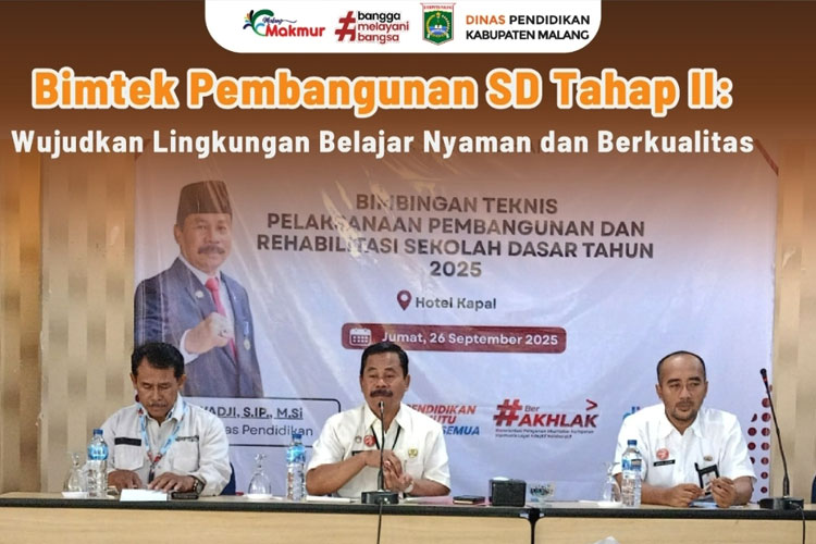 Kepala Dinas Pendidikan Kabupaten Malang, Dr. Suwadji (tengah) dalam kesempatan kegiatan bimtek bantuan rehab SDN Tahun 2025 di Kabupaten Malang, kemarin. (FOTO: Dindik)