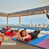 Menyatu Dalam Hening, Midtown Hotel Surabaya Gelar Yoga dengan Teman Tuli