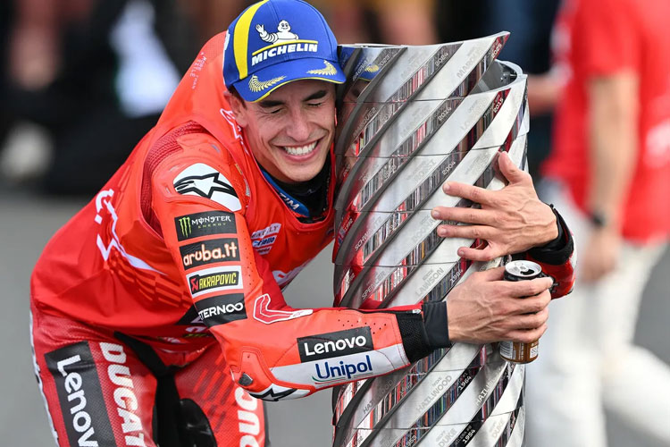 Marc Marquez mengunci gelar Juara Dunia MotoGP meski hanya finis kedua di Sirkuit Motegi Jepang (FOTO: MotoGP)