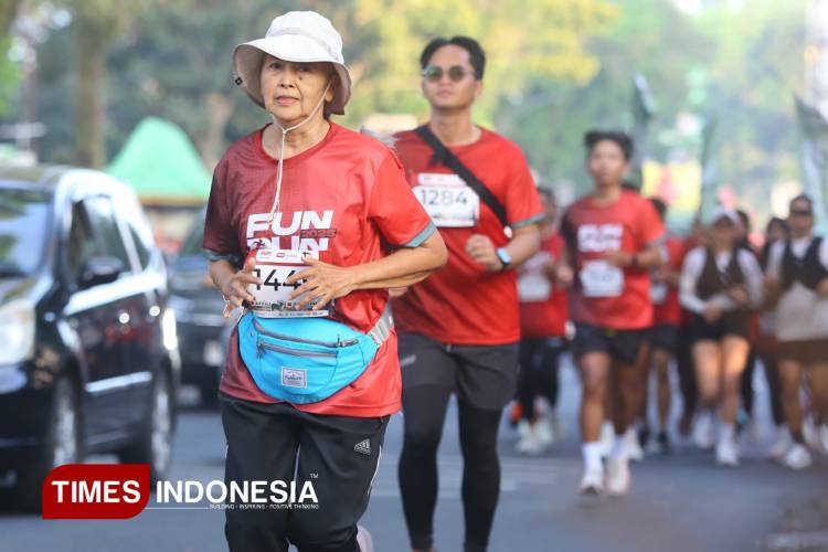 Miranti, Peserta 61 Tahun dari Yogyakarta Jadi Inspirasi di TIMES Indonesia Fun Run 2025