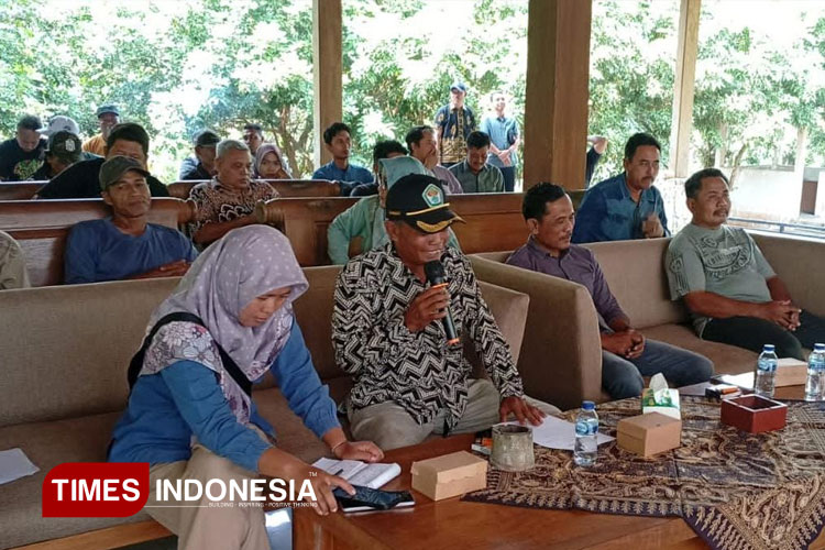 Giling Tebu Dihentikan, Puluhan Petani Blora Gelar Protes di PG GMM