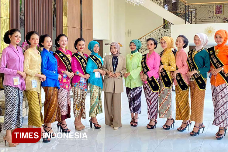Momen-Nadira-Ruskandi-bersama-Mojang-Cianjur.jpg