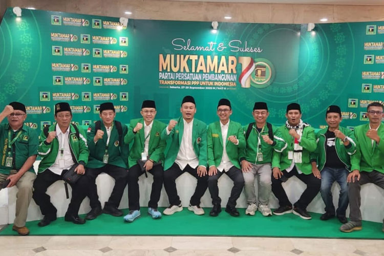 Utusan Dewan Pimpinan Cabang (DPC) Partai Persatuan Pembangunan (PPP) Kota Malang yang hadir dalam Mukmatar Muktamar X yang digelar di Hotel Mercure, Ancol, Jakarta, Sabtu (27/9/2025).