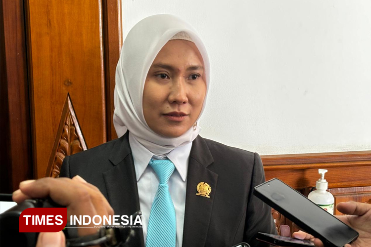 Wakil Ketua DPRD Jatim, Sri Wahyuni menekankan perlunya evaluasi mendalam pada program Makan Bergizi Gratis (MBG) di lapangan untuk memastikan kualitas dan standar yang telah ditetapkan pemerintah pusat. (Foto: Zisti Shinta/TIMES Indonesia)