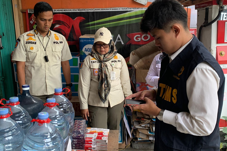 Tim-gabungan-Sat-Pol-PP-dan-Bea-Cukai-Yogyakarta-3.jpg