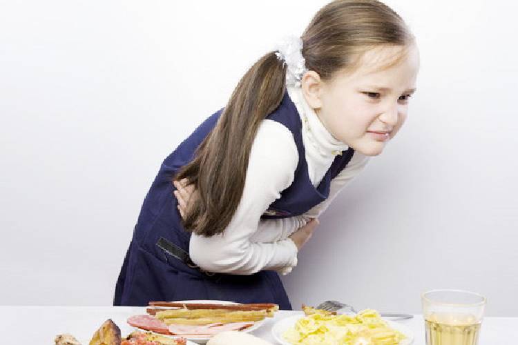 Ilustrasi keracunan makanan. (Foto: Shutterstock)