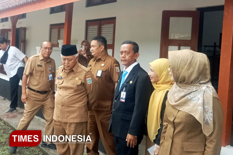 Bupati-Malang-H-Sanusi-a.jpg