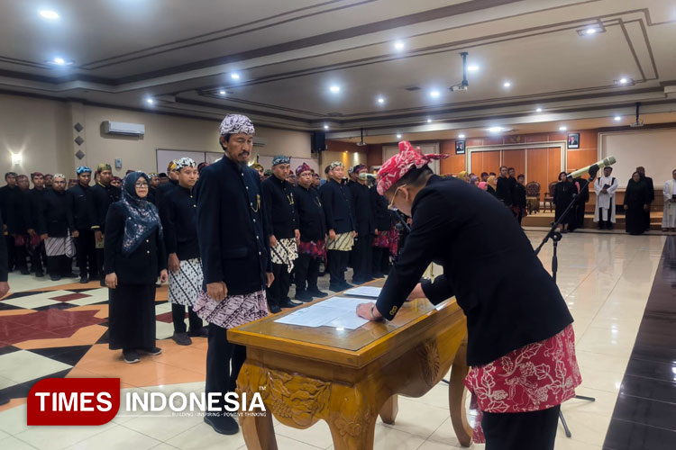 Mutasi Pegawai di Lingkungan Pemkot Probolinggo. (Foto: Sri Hartini/TIMES Indonesia)