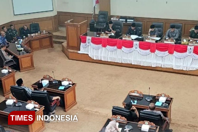 Pemkab Majalengka Tekankan Stabilitas Fiskal dalam Pengajuan RAPBD 2026