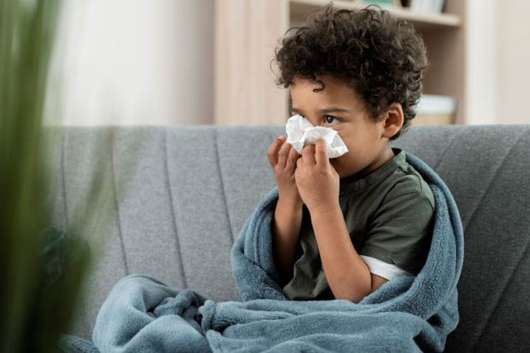 Ilustrasi. Anak terkena influenza. (Foto: Freepik)
