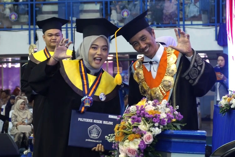 Polinema Kukuhkan 830 Wisudawan, Komitmen Cetak Lulusan Unggul dan Berdampak