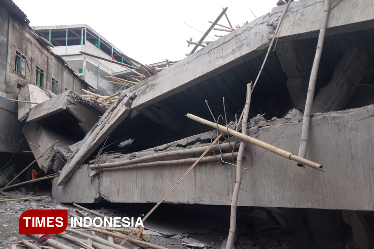 menyisir-reruntuhan-bangunan-Ponpes-Al-Khoziny-2.jpg