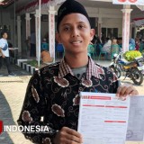 Terima Bantuan Insentif, Guru Ngaji Muda Asal Bangsalsari Doakan Bupati Jember