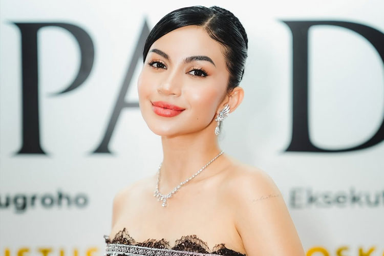 Pesona Berkelas Ariel Tatum, Tampil Memikat dan Kian Menginspirasi
