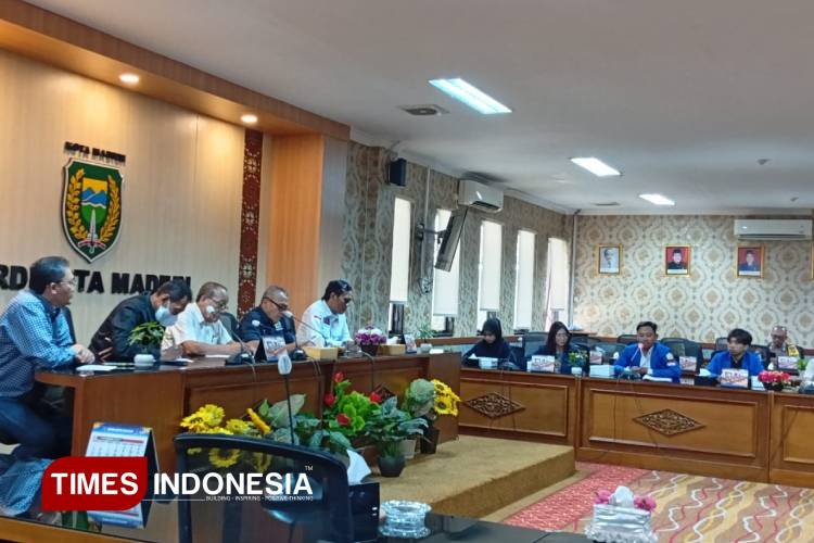 Sampaikan Enam Poin Tuntutan, Aliansi BEM Madiun Temui Wakil Rakyat
