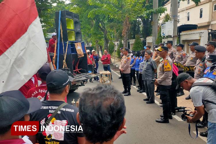 Ketua-Perkumpulan-Peternak-Rakyat-Pejuang-FCR-c.jpg