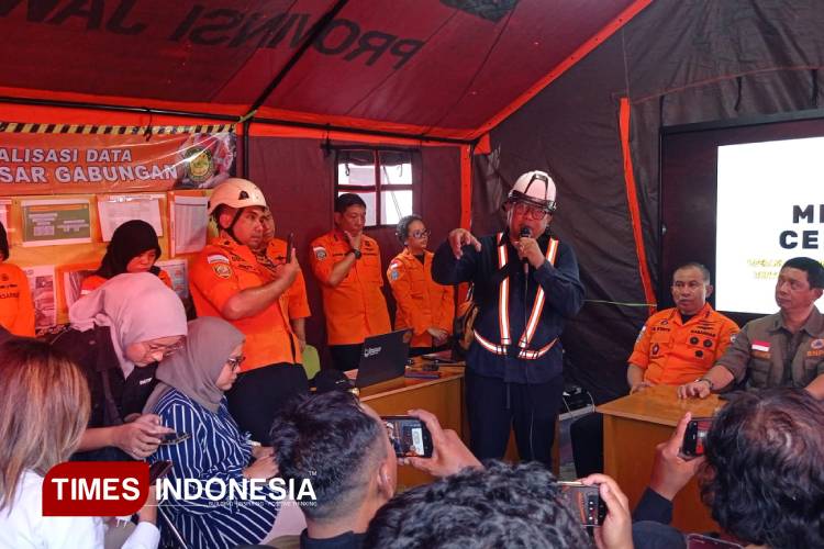 Basarnas Suplai Oksigen, Mamin, dan Cairan Infus untuk Korban Ponpes Al Khoziny