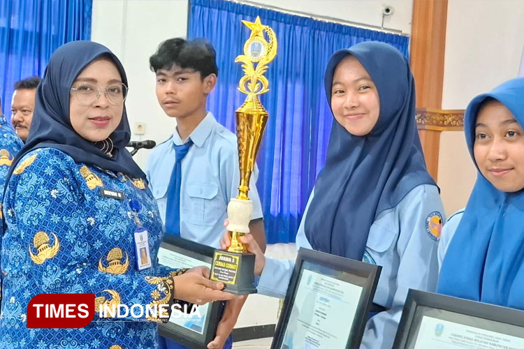 Paduan-Suara-SMAN-1-Pacitan-2.jpg