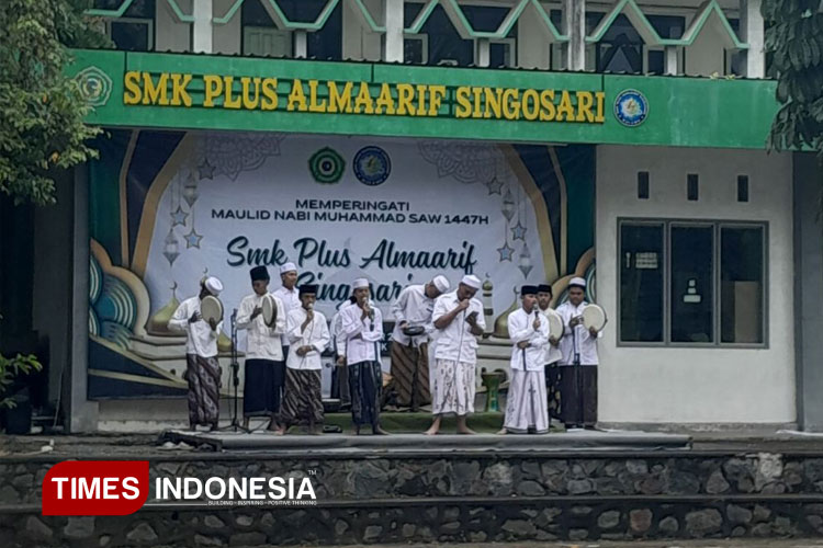Peringatan Maulid Nabi di SMK Plus Al-Maarif Singosari, Mahasiswa PPL Unisma Hadirkan Semangat Kebersamaan