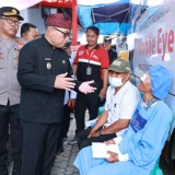Ratusan Warga Antusias Ikuti Operasi Katarak Gratis di Banyuwangi