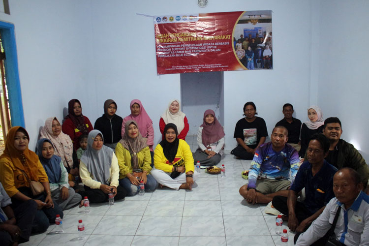 UNEJ - Pokdarwis Puger Kulon Kembangkan Paket Wisata Baru di Pantai Pancer Jember