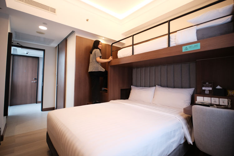 Deka-Hotel-Surabaya-2.jpg