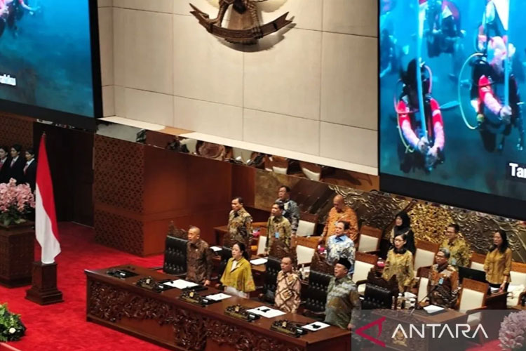 Rapat Paripurna DPR RI digelar di kompleks parlemen, Jakarta, Kamis (2/10/2025). ANTARA