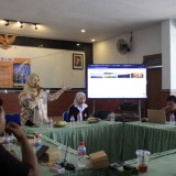 UNEJ Latih BUMDes Puger Kulon Sejahtera Manfaatkan E-Commerce untuk UMKM dan Wisata