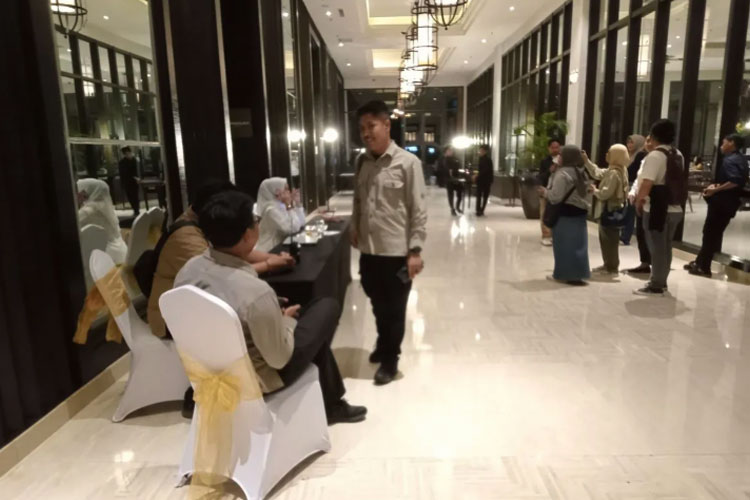 Aktivitas tamu di salah satu hotel di Kota Mataram, Provinsi Nusa Tenggara Barat. (FOTO: ANTARA/Nirkomala)