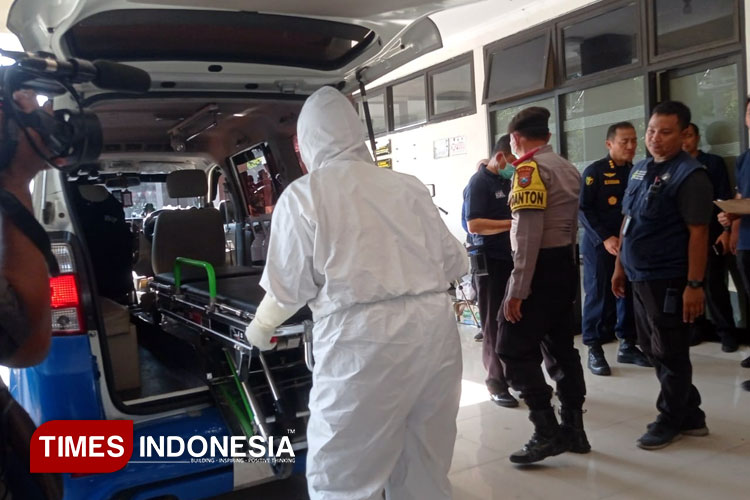 Jenazah korban runtuhnya bangunan di Ponpes Al Khoziny berada di RS Bhayangkara Surabaya. (Foto: Hamida Soetadji/TIMES Indonesia)
