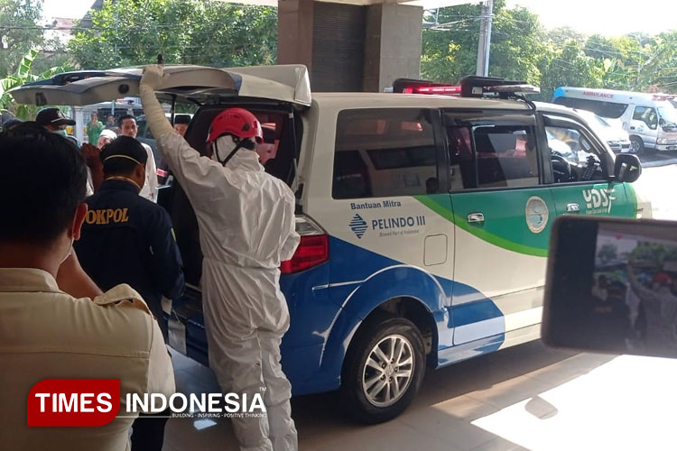 Lima jenazah korban robohnya bangunan Ponpes Al-Khoziny Buduran, Sidoarjo dalam proses identifikasi. (Foto: Hamida Soetadji/TIMES Indonesia)