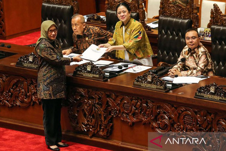 DPR menyetujui RUU tentang Perubahan Keempat atas Undang-Undang Nomor 19 Tahun 2003 tentang BUMN yang mengganti Kementerian BUMN menjadi Badan Pengaturan BUMN (BP BUMN). (Foto:Antara/Asprilla Dwi Ad)