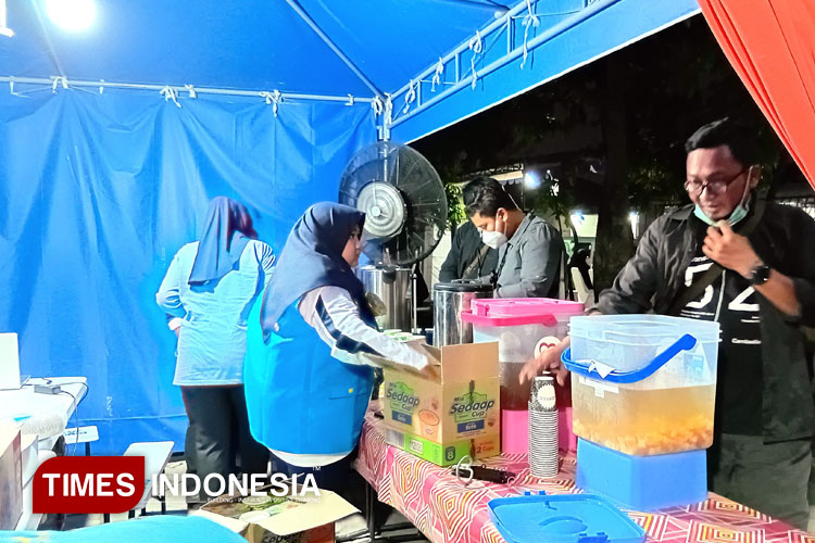 Posko Dinsos Jatim di RS Bhayangkara. (Foto: Della Nur Khofiah/TIMES Indonesia)