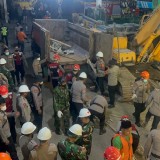 Sinergi TNI-Polri Bantu Evakuasi Korban Runtuhan Ponpes Al Khoziny