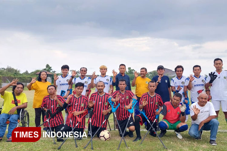 Foto-bersama-disabilitas.jpg