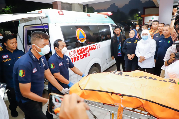 Gubernur Khofifah Pastikan Posko DVI RS Bhayangkara Siap Identifikasi Korban Al Khoziny