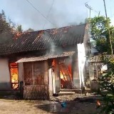 Toko Sembako di Banyuwangi Ludes Terbakar, Istri Pemilik Alami Luka Bakar