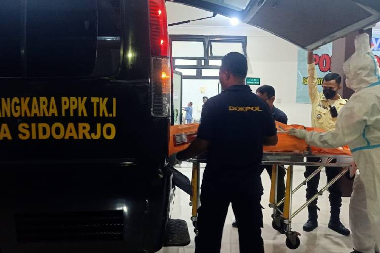 ambulans-dari-Poliklinik-Polresta-Sidoarjo-b.jpg