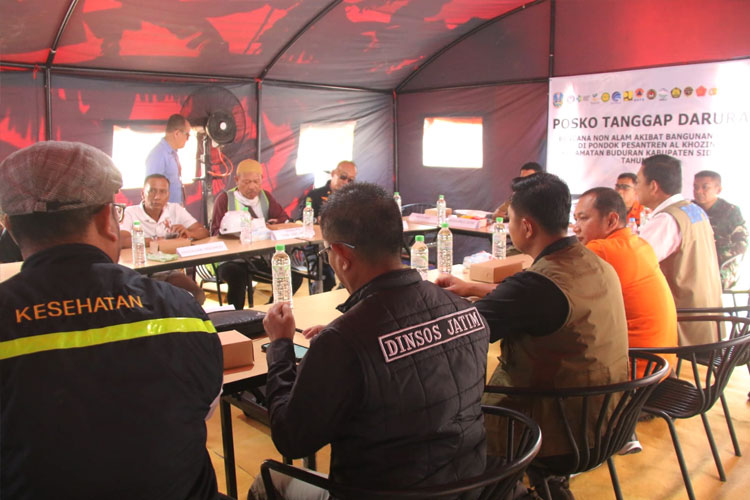 memimpin-rapat-Tim-SAR-Gabungan-3.jpg