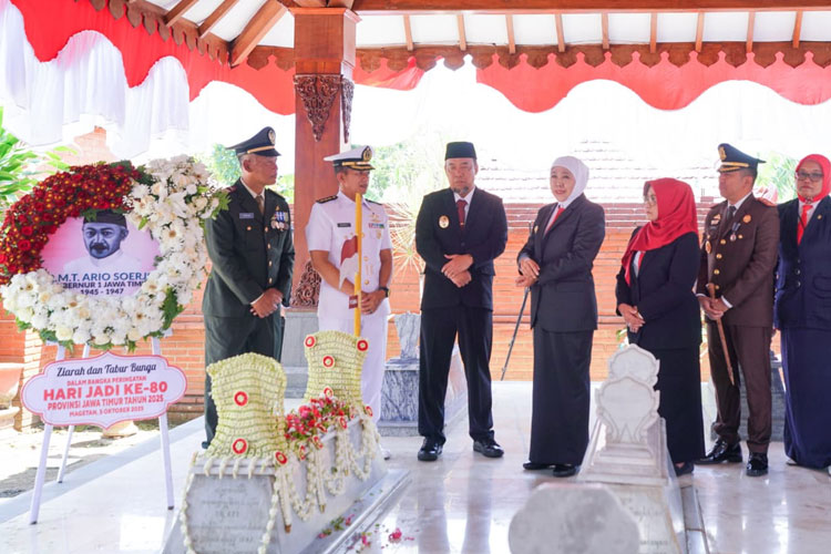 Gubernur-Jatim-Khofifah-RMTA-Soerjo-2.jpg