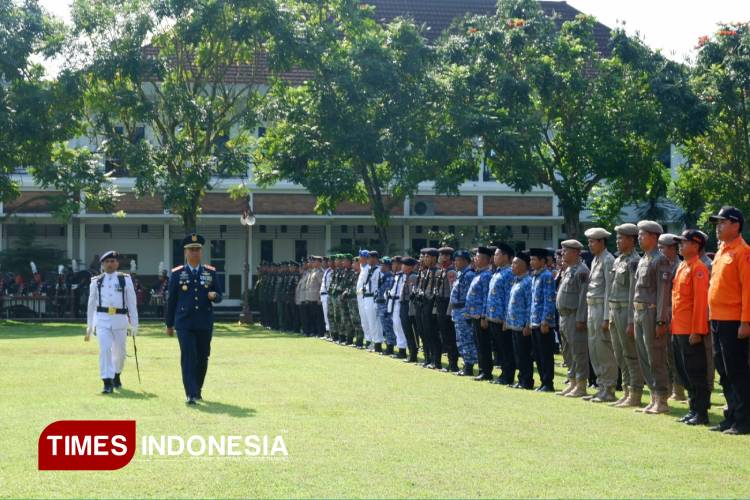 Upacara-HUT-ke-80-TNI-b.jpg