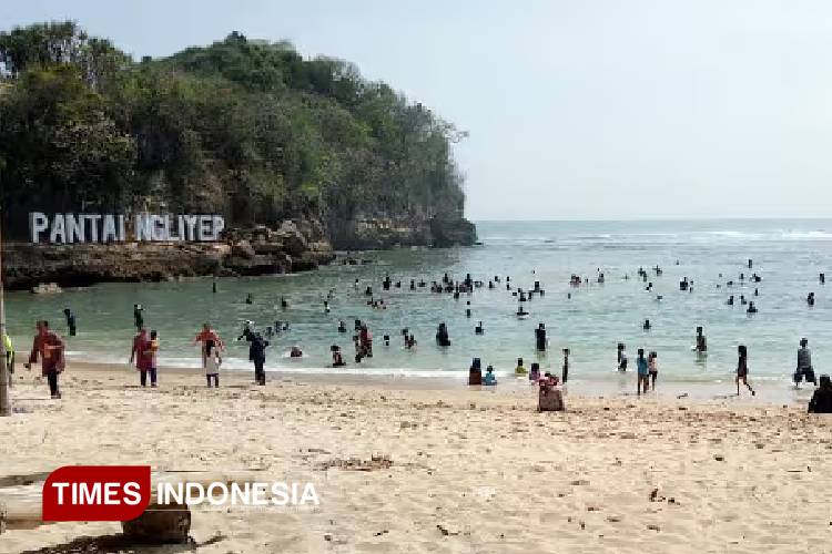 Cuaca Malang Raya Didominasi Awan, BMKG Peringatkan Gelombang Sedang di Pantai Selatan