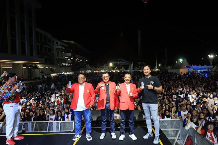 Band-pop-kenamaan-Juicy-Luicy-di-Untag.jpg