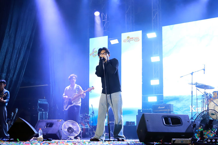 Pecah! Penampilan Juicy Luicy Bikin Untag Surabaya Expo 2025 Membara