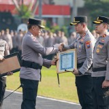 Dua Kali Ungkap Kasus Perampokan, Kapolres Magetan mendapatkan Penghargaan dari Kapolda